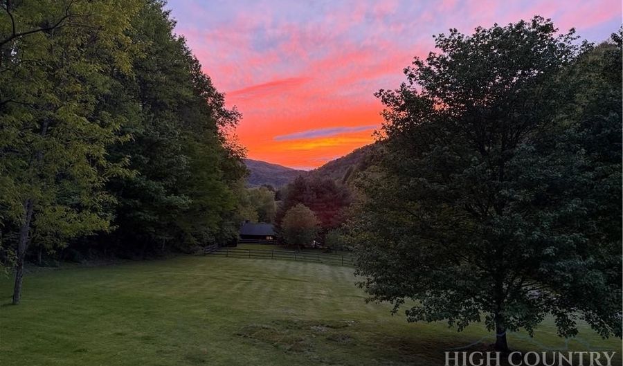 165 Leighway Ln, Banner Elk, NC 28604 - 3 Beds, 3 Bath