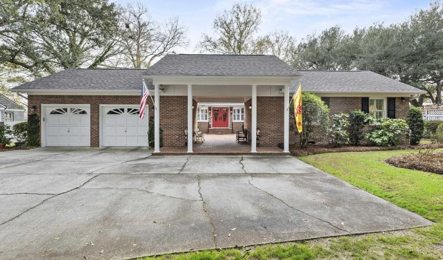 131 Chesnut St, Camden, SC 29020 - 4 Beds, 3 Bath