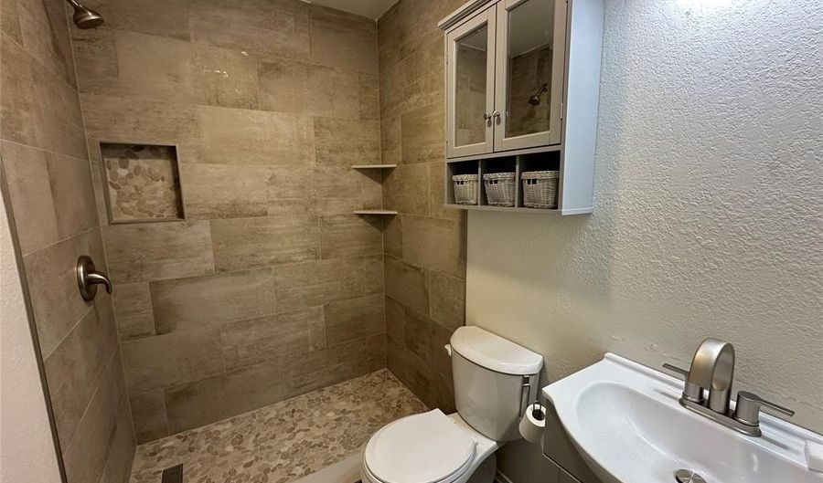 910 Chestnut St, Hico, TX 76457 - 2 Beds, 1 Bath