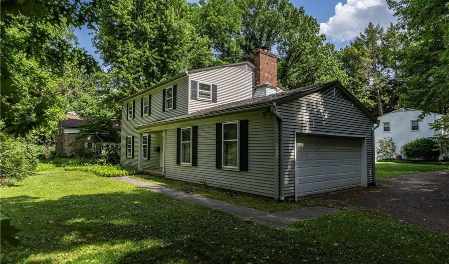 2070 White Pond Dr, Akron, OH 44313 - 3 Beds, 3 Bath