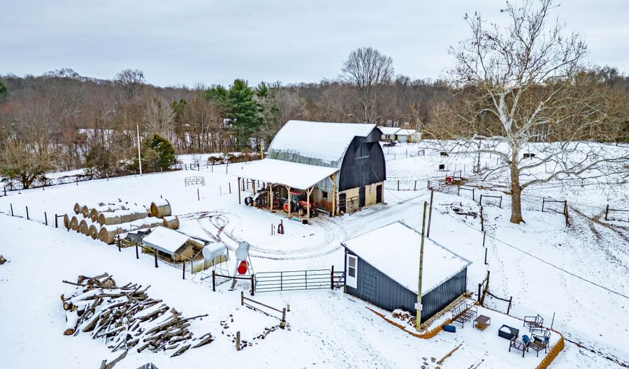 976 Vinegar Hill Rd, Bedford, IN 47421 - 3 Beds, 2 Bath