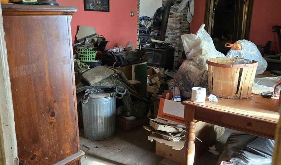 711 Ford Ave, Alpena, MI 49707 - 3 Beds, 1 Bath