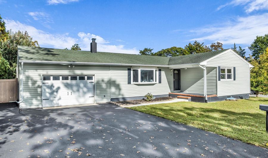 76 Maple St, Beachwood, NJ 08722 - 3 Beds, 1 Bath