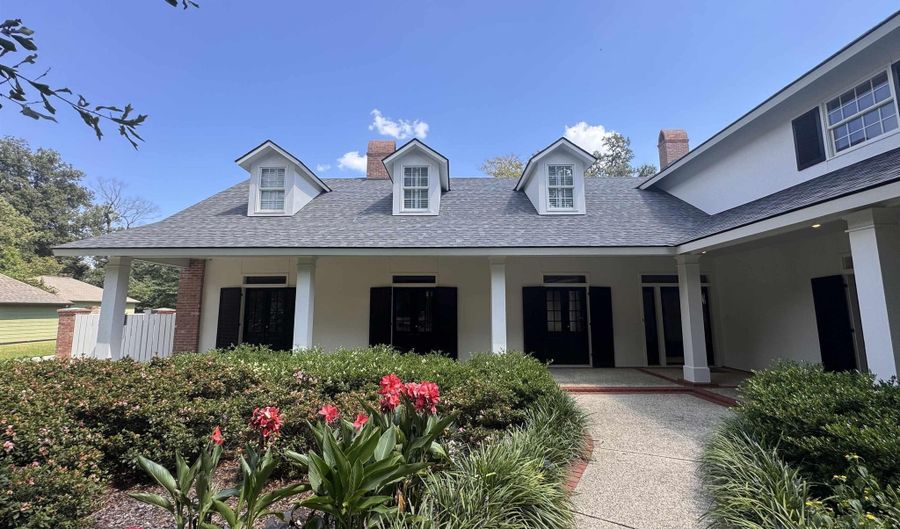 734 Woodview Ct, Baton Rouge, LA 70810 - 6 Beds, 6 Bath