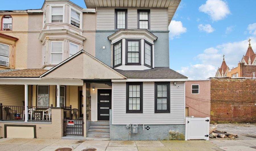 102 S Ocean Ave, Atlantic City, NJ 08401 - 5 Beds, 3 Bath