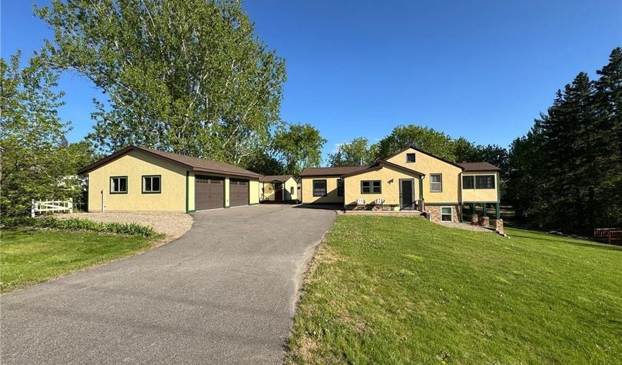 395 Broadway St W, Akeley, MN 56433 - 3 Beds, 3 Bath