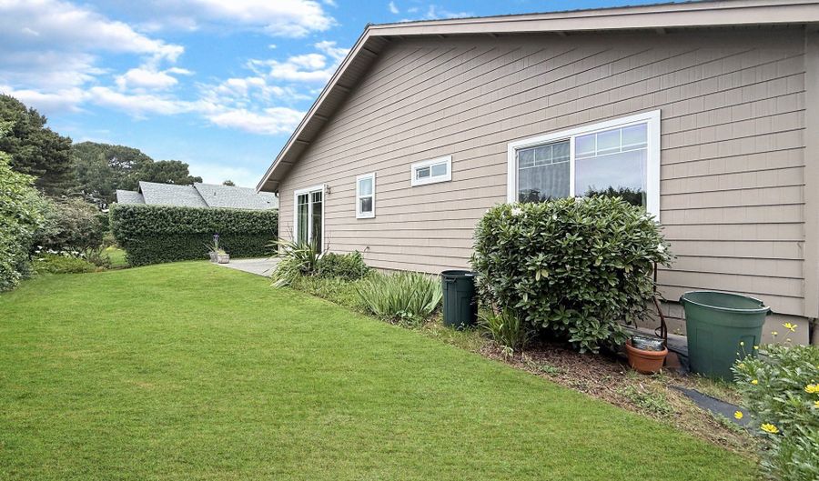17186 S PASSLEY Rd, Brookings, OR 97415 - 3 Beds, 2 Bath