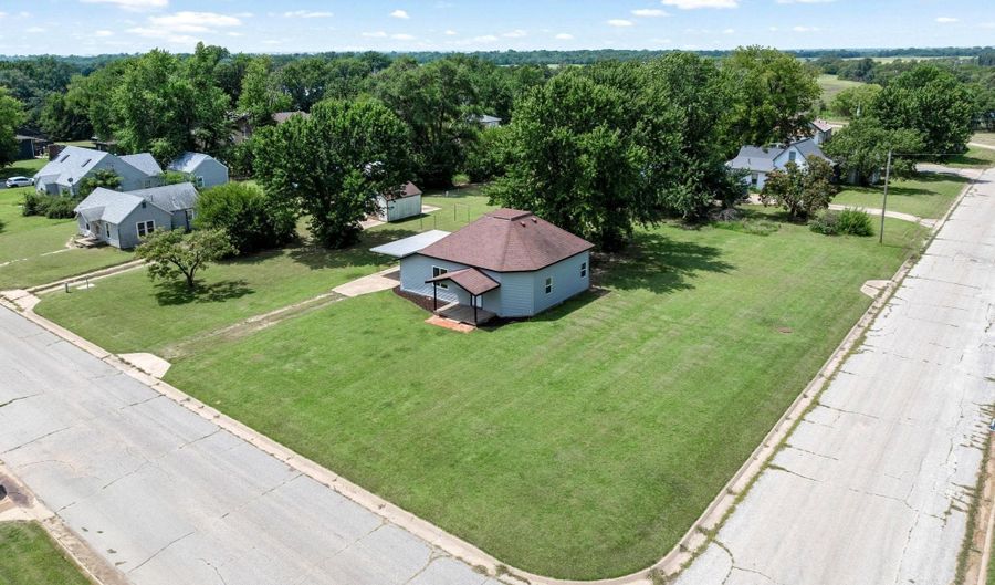 121 N Osage, Argonia, KS 67004 - 2 Beds, 2 Bath