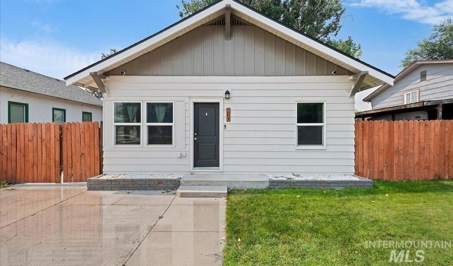 820 E Elgin St, Caldwell, ID 83605 - 3 Beds, 1 Bath