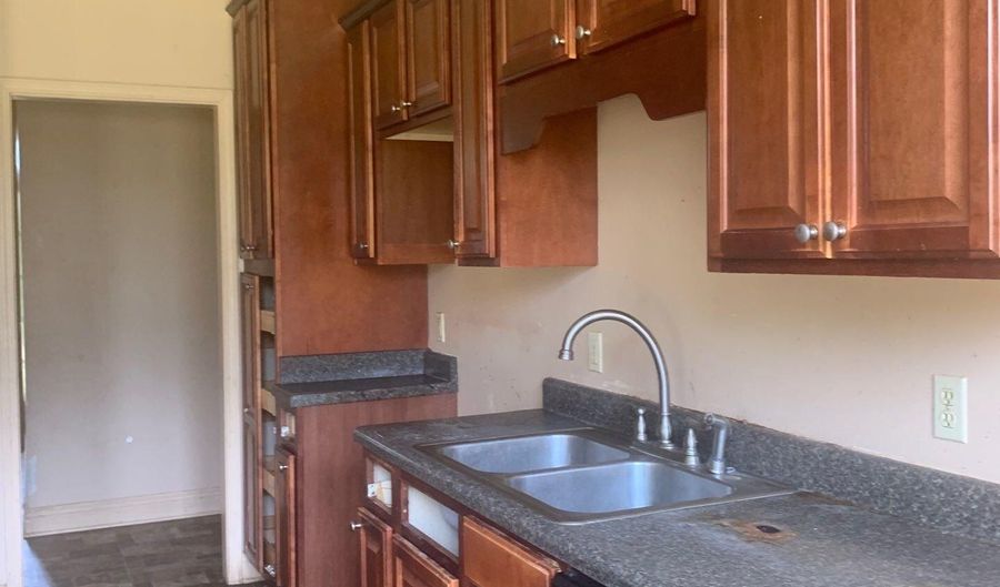 365 County 9 Rd, Bay Springs, MS 39422 - 5 Beds, 2 Bath