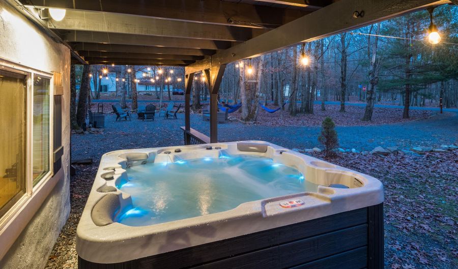 19 Yana Ln, Albrightsville, PA 18210 - 3 Beds, 2 Bath
