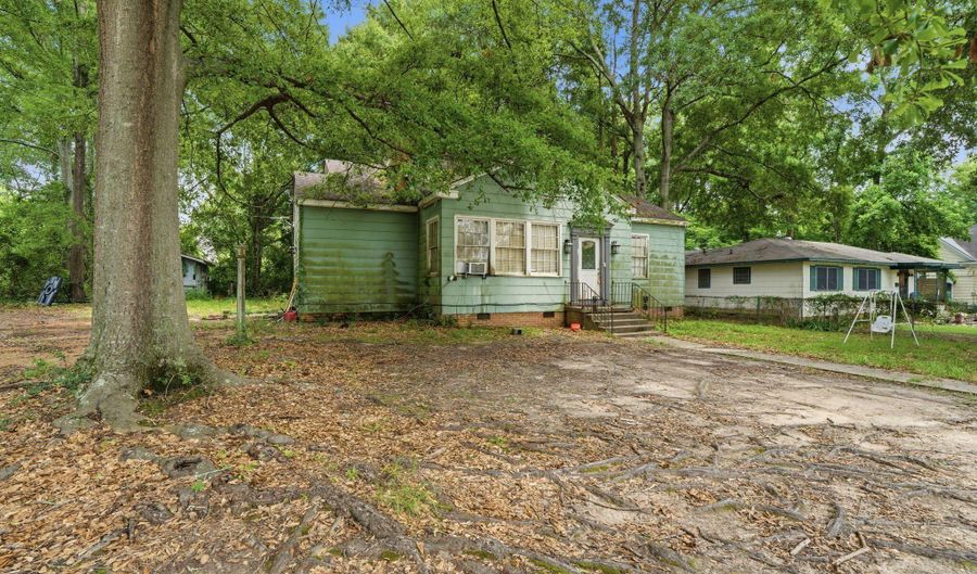 320 N Church St, Brookhaven, MS 39601 - 3 Beds, 1 Bath