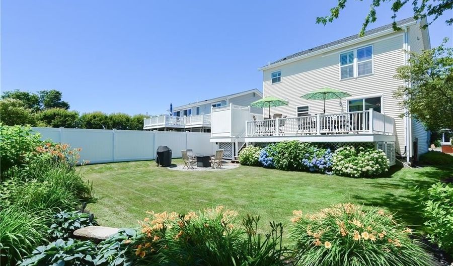 21 OAK Ave, Narragansett, RI 02882 - 3 Beds, 2 Bath