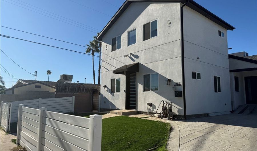 9585 Woodale Ave, Arleta, CA 91331 - 2 Beds, 2 Bath