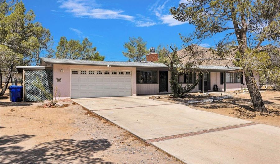 19282 Allegheny Rd, Apple Valley, CA 92307 - 3 Beds, 2 Bath