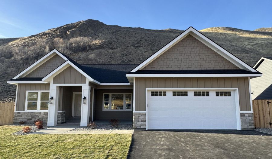 501 Rosewood Dr, Bellevue, ID 83313 - 4 Beds, 2 Bath