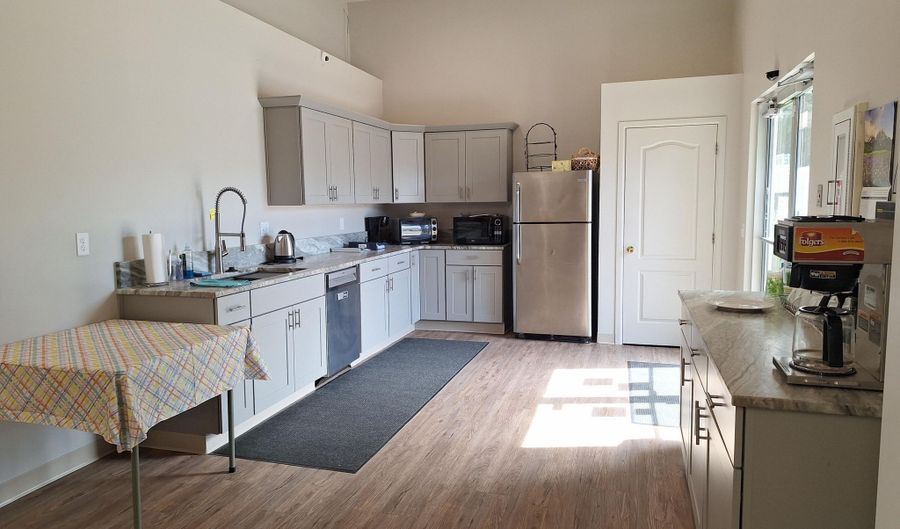 74 Bellflower Ct, Blanchard, ID 83804 - 2 Beds, 4 Bath