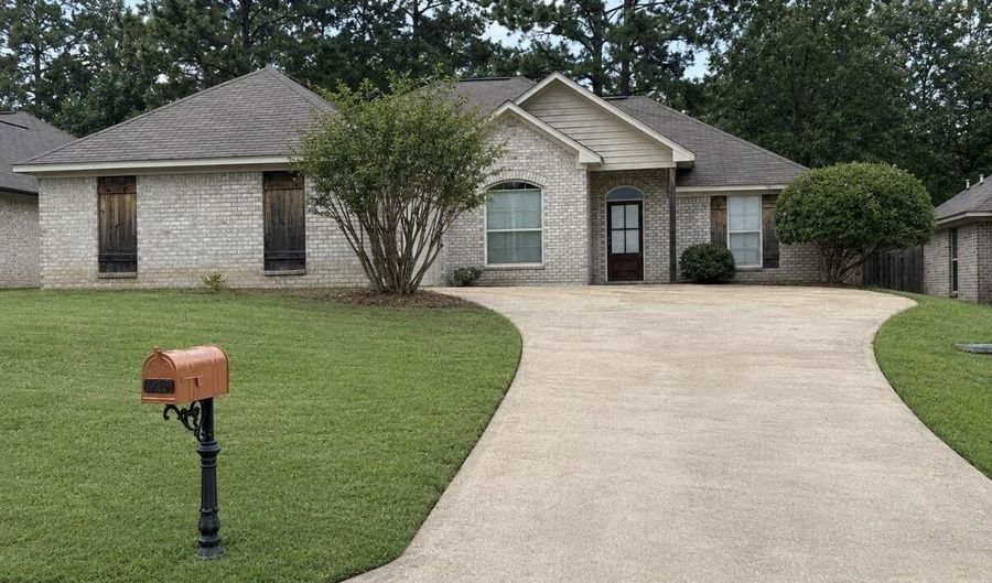 995 Filmore Dr, Brandon, MS 39042 - 3 Beds, 2 Bath