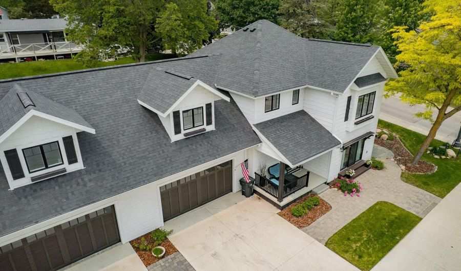 171 Linden Dr. A, Arnolds Park, IA 51331 - 6 Beds, 2 Bath