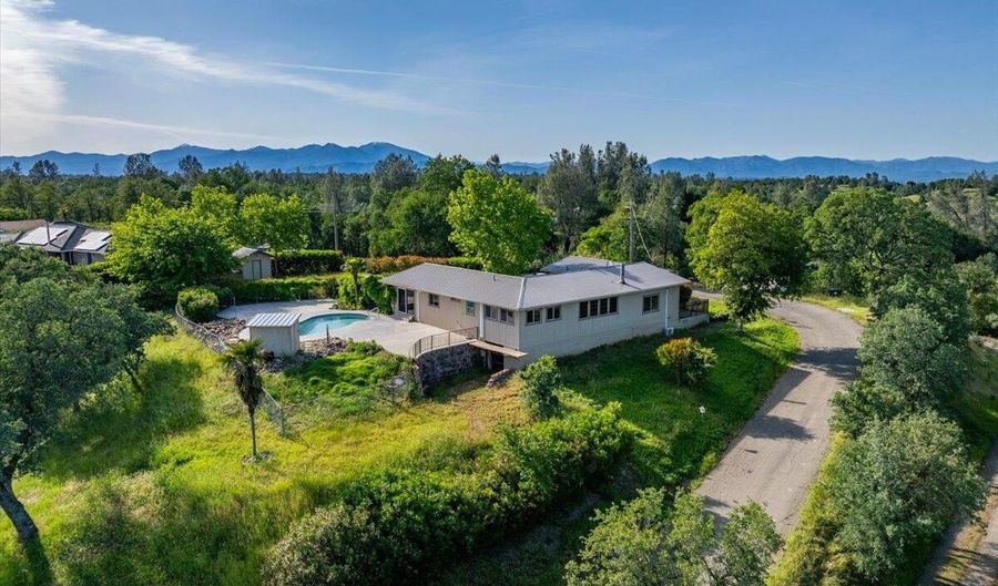 19250 Hill St, Anderson, CA 96007 - 3 Beds, 3 Bath