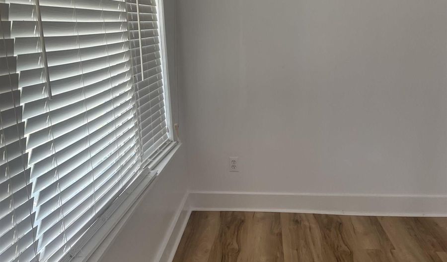 8 Raymond St, Andrews, SC 29510 - 3 Beds, 2 Bath