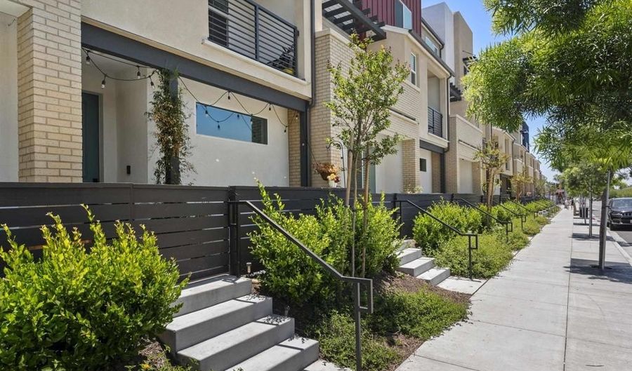 7641 University Ave 105, La Mesa, CA 91942 - 3 Beds, 3 Bath