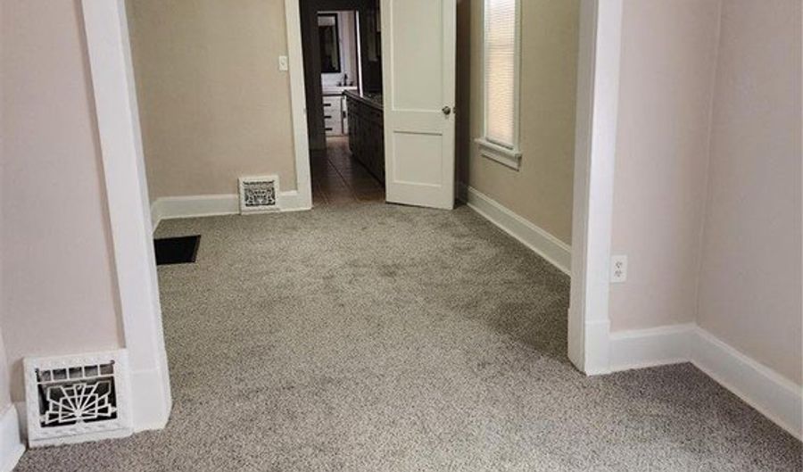 1839 Ervay Ave, Alton, IL 62002 - 4 Beds, 2 Bath