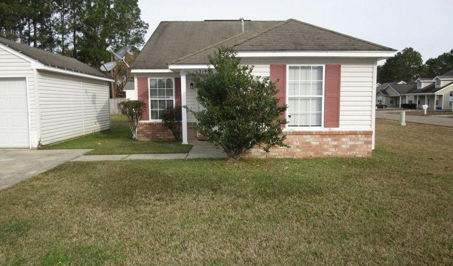 13190 Warren Dr, Gulfport, MS 39503 - 2 Beds, 2 Bath