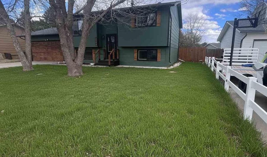 1329 BUCHFINCK, Alliance, NE 69301 - 4 Beds, 2 Bath