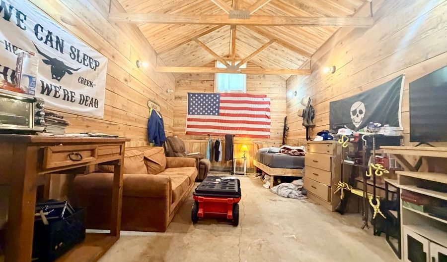 160 170 Honey Bee Rd, Ashdown, AR 71822 - 2 Beds, 2 Bath