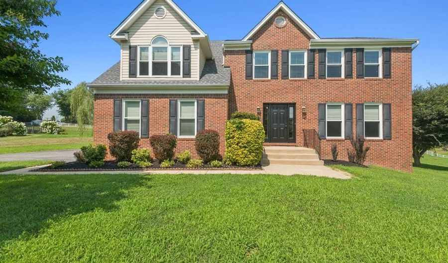 6518 CHRISTMAS TREE Ln, Huntingtown, MD 20639 - 4 Beds, 4 Bath