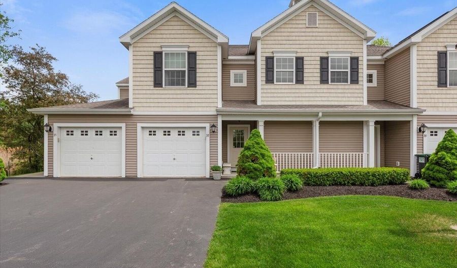 37 Governor Cir, Albany, NY 12208 - 3 Beds, 2 Bath