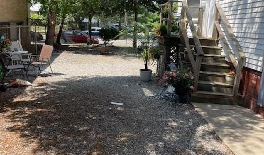 1732 BROAD St 4, Cranston, RI 02905 - 1 Beds, 1 Bath