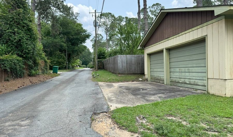 1657 Maryland Dr, Albany, GA 31707 - 3 Beds, 2 Bath