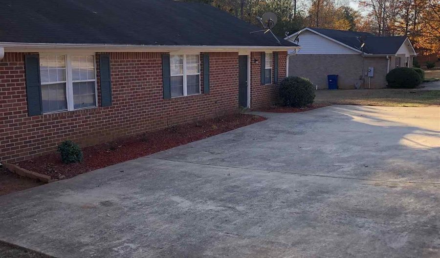 380 Big Oak Cir, Winterville, GA 30683 - 3 Beds, 2 Bath