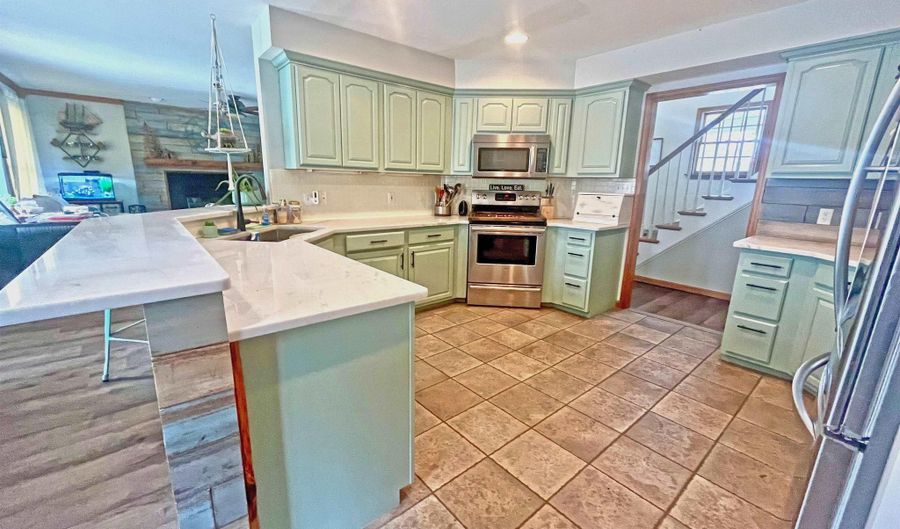 7 Staples Ct, Beesleys Point, NJ 08223 - 4 Beds, 3 Bath