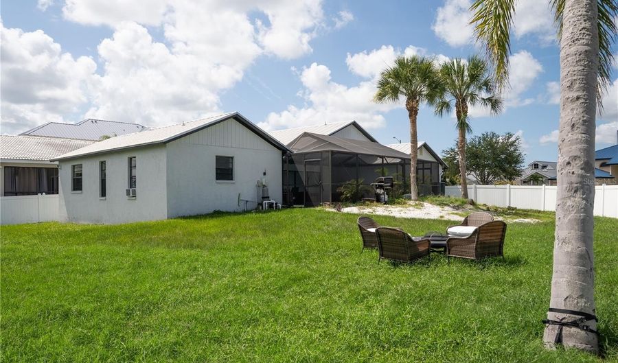 917 SHAGOS Dr, Apollo Beach, FL 33572 - 3 Beds, 2 Bath