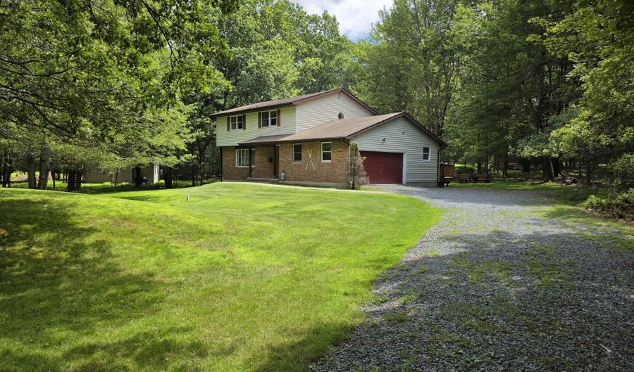 136 Birch Dr, Blakeslee, PA 18610 - 3 Beds, 3 Bath