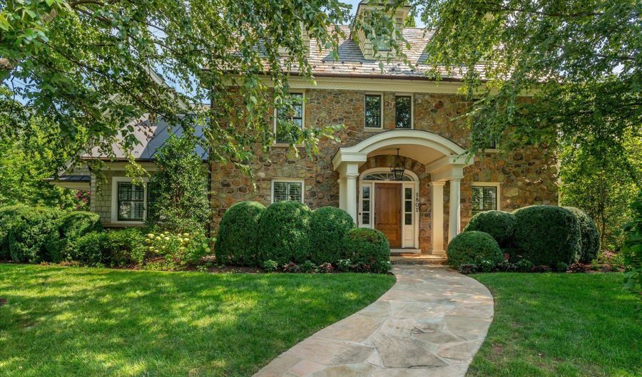 1801 N HARTFORD St N, Arlington, VA 22201 - 5 Beds, 6 Bath
