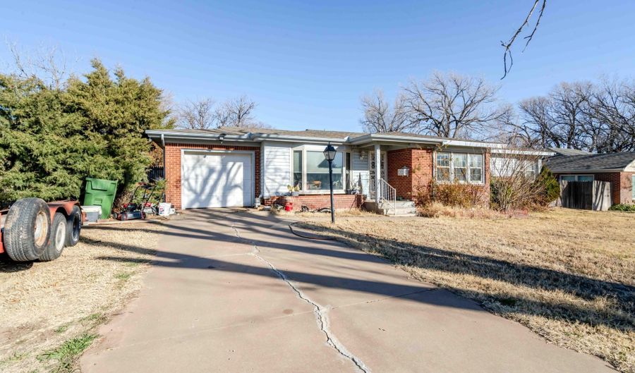 4414 GEM LAKE Rd, Amarillo, TX 79106 - 3 Beds, 2 Bath