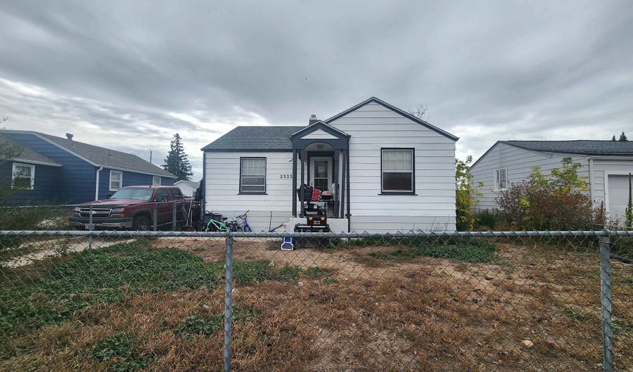 2533 12TH St, Cheyenne, WY 82001 - 4 Beds, 2 Bath