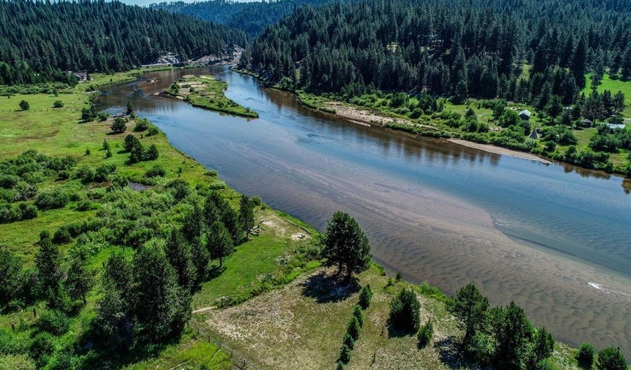 9788 Brian Way, Cascade, ID 83611 - 2 Beds, 3 Bath