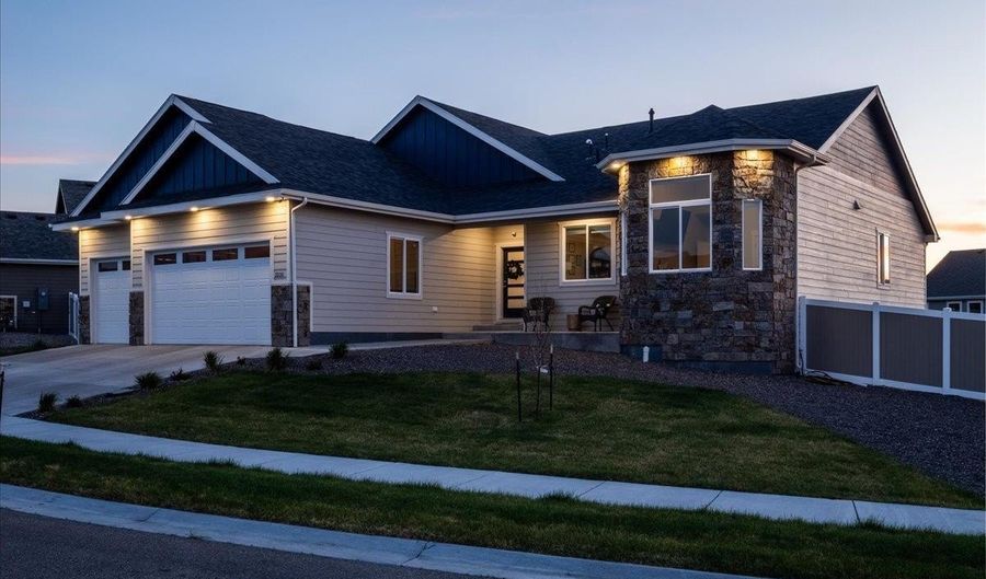 2200 LEDOUX Dr, Cheyenne, WY 82007 - 3 Beds, 3 Bath