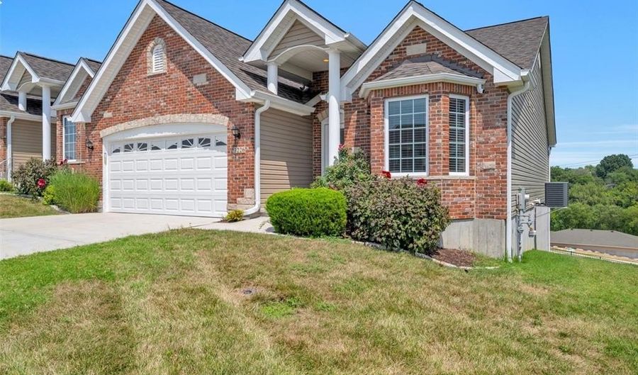 3226 Fairway Cir, Arnold, MO 63010 - 2 Beds, 2 Bath