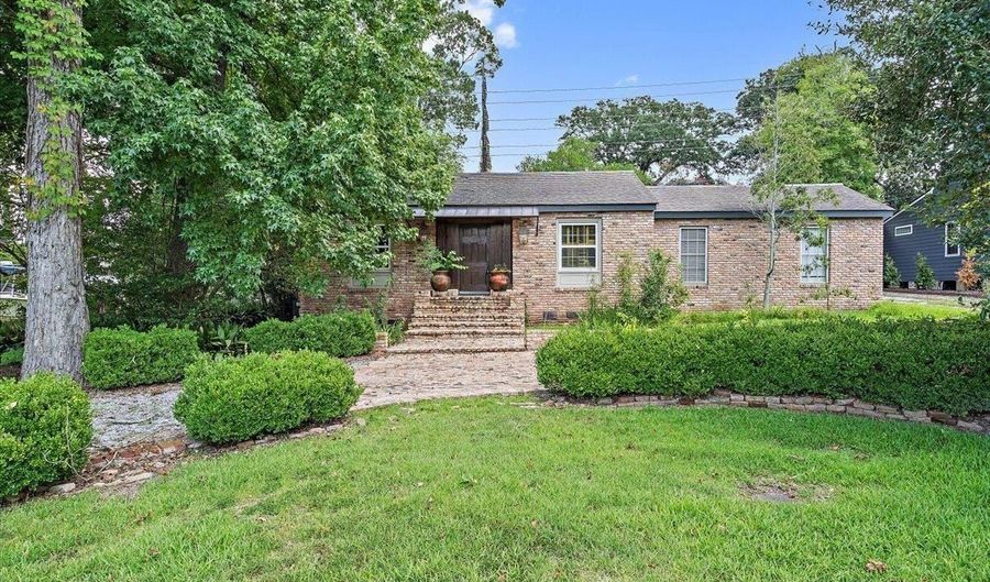 765 Longwood Dr, Baton Rouge, LA 70806 - 3 Beds, 2 Bath