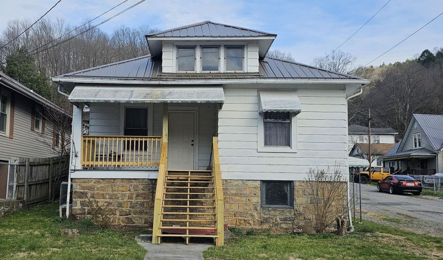 311 Spruce St, Appalachia, VA 24216 - 2 Beds, 1 Bath