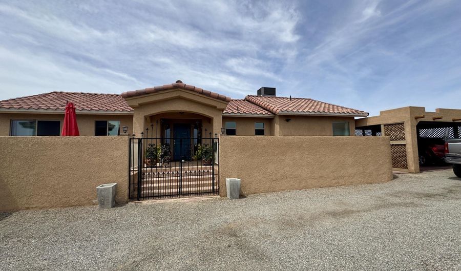 42832 La Posa Rd, Bouse, AZ 85325 - 2 Beds, 2 Bath