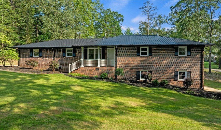 1025 PHILLIPS Rd, Anderson, SC 29621 - 4 Beds, 3 Bath