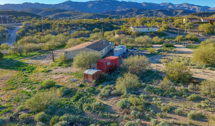 33235 S COLDWATER Rd, Black Canyon City, AZ 85324 - 4 Beds, 2 Bath