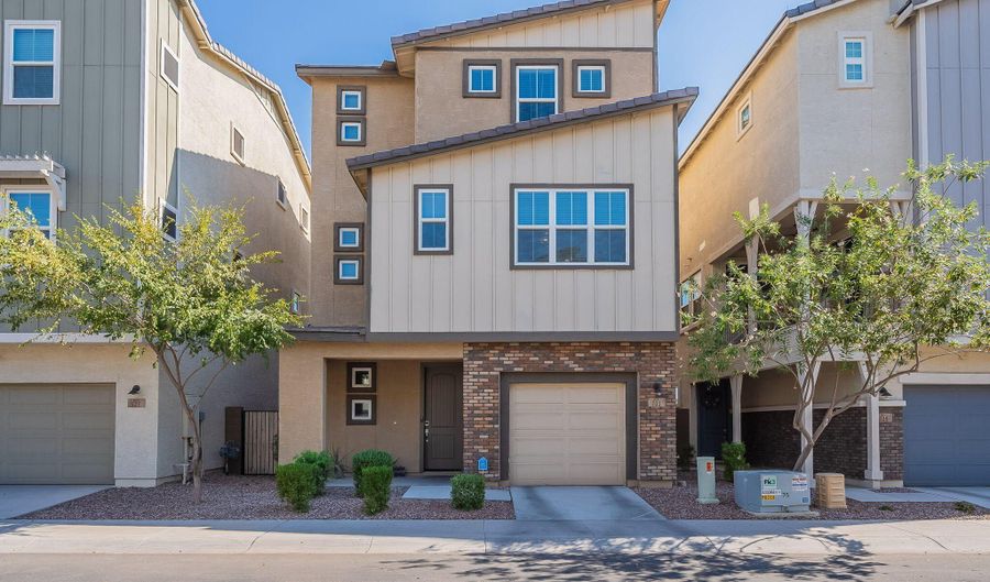 733 W FLINTLOCK Way, Chandler, AZ 85286 - 3 Beds, 4 Bath
